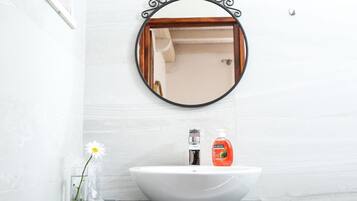 Standard Apartment, 3 Bedrooms, Balcony, Sea View | 3 bedrooms, iron/ironing board, free WiFi, bed sheets