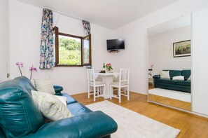 Standard Apartment, 1 Bedroom, Terrace | 1 bedroom, soundproofing, iron/ironing board, free WiFi - Apartment Nadine (Mljet)