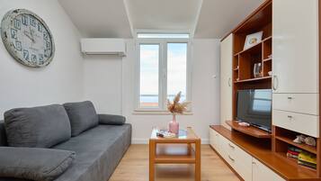 Standard Apartment, 1 Bedroom, Sea View | 1 bedroom, free WiFi, bed sheets