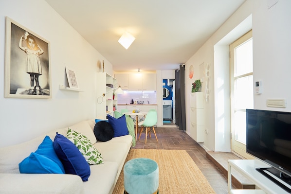 Standard Studio, 2 Single Beds, Terrace | Living area