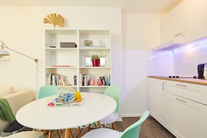 Standard Studio, 2 Single Beds, Terrace | Living area