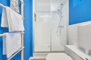 Standard Studio, 2 Single Beds, Terrace | Bathroom | Shower, hair dryer - Dubrovnik Central Lodge (Dubrovnik)