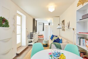 Standaard studio, 2 eenpersoonsbedden, terras | Gratis wifi