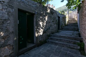 Entrée de l’hébergement