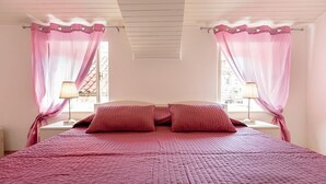 Nhà truyền thống, 4 phòng ngủ, ban công