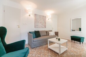 Traditional House, 4 Bedrooms, Balcony | Living room | Flat-screen TV - Holiday Home Nada (Dubrovnik)