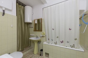 Standard Apartment, 2 Bedrooms | Bathroom