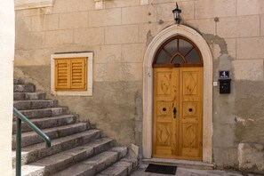 Entrée de l’hébergement