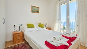House, 3 Bedrooms, Terrace, Sea View | 4 bedrooms, iron/ironing board (on request), WiFi (free), bed sheets - Lily's Home (Zupa dubrovacka)