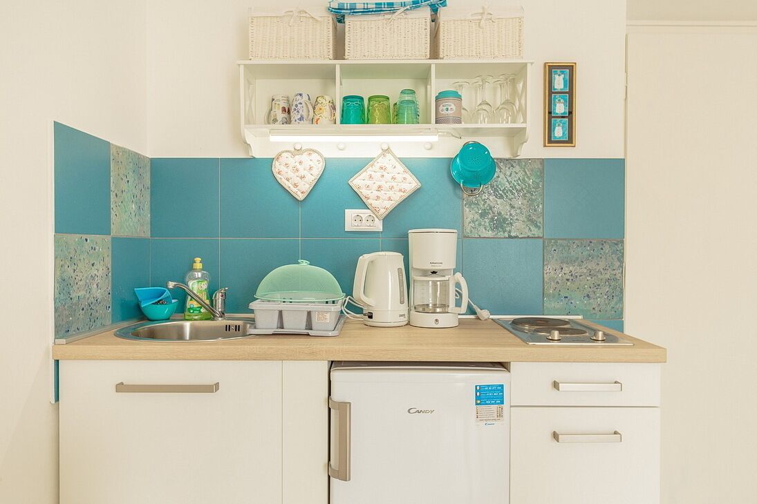 Standard Apartment, 2 Bedrooms, Balcony | Private kitchen