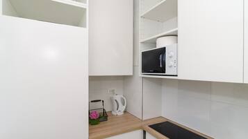 Apartemen Standar, 1 kamar tidur | Dapur pribadi | Lemari es, microwave, oven, dan kompor