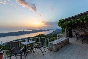 Casa, 3 quartos, terraço, vista para o mar | Terraço/pátio