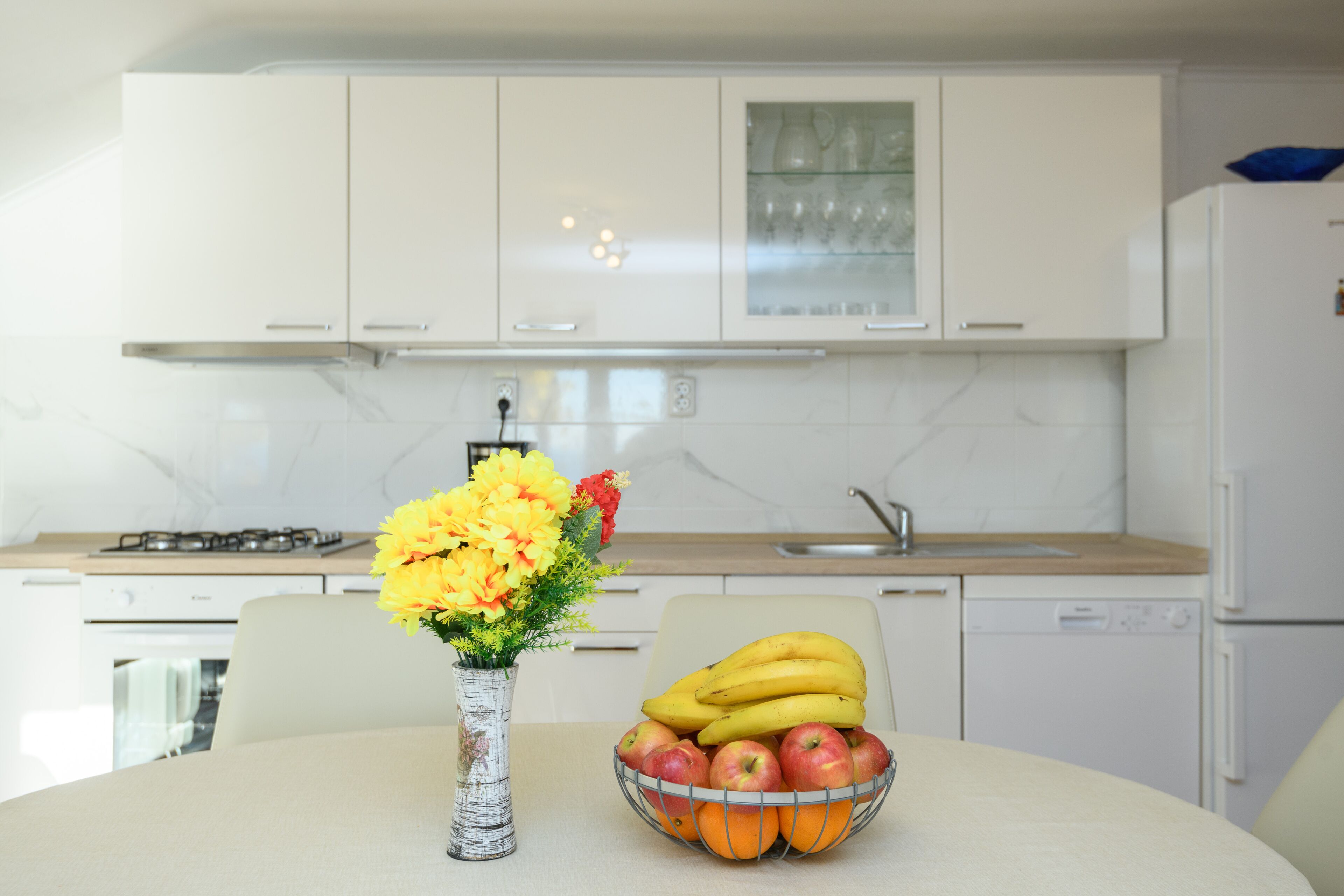 Casa, 3 quartos, terraço, vista para o mar | Cozinha privada | Geladeira grande, micro-ondas, fogão, cooktop