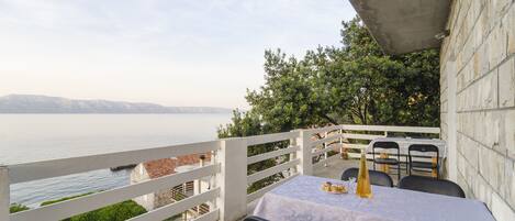 Apartemen Standar, 1 kamar tidur, teras (A2) | Balkon