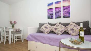 Standard Apartment, 1 Bedroom, Balcony | Iron/ironing board (on request), WiFi (free), bed sheets