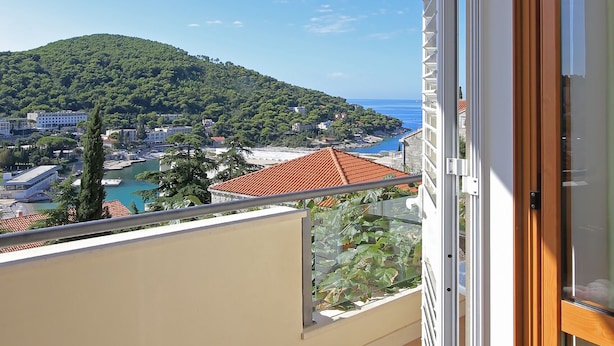 Standard Apartment, 2 Bedrooms, Balcony, Sea View | Balcony - Apartments Petra (Dubrovnik)