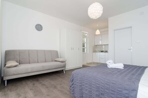 Standard Apartment, 1 Bedroom, Balcony, Sea View | Free WiFi - Cin & Co Central Apartments (Dubrovnik)