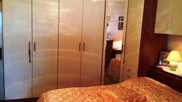 Wi-Fi de cortesia, roupa de cama