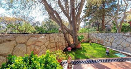 Leona & Borna Central Suites