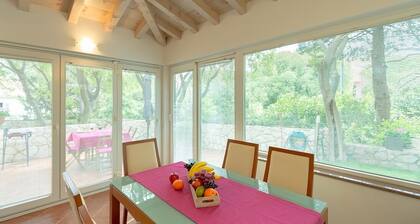 Leona & Borna Central Suites