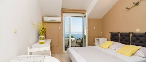 Estudi estàndard, 1 llit doble, balcó | Wifi gratuïta i roba de llit