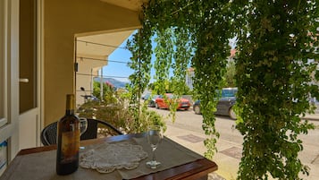 Estudio estándar, 1 cama doble | Terraza o patio