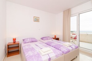 Appartamento Standard, 1 camera da letto, balcone, vista mare | 1 camera, Wi-Fi gratuito, lenzuola
