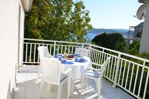 Standard-Apartment, 2 Schlafzimmer, Balkon, Meerblick | Balkon