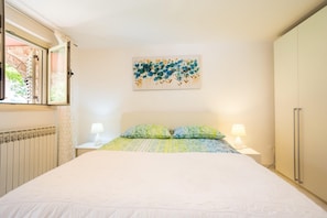 Estúdio standard, 1 cama de casal, terraço, vista para o mar | Wi-Fi de cortesia, roupa de cama