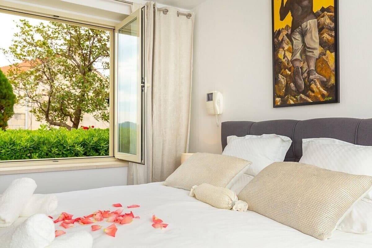 Standaard appartement, 2 slaapkamers, terras, uitzicht op zee | Gratis wifi, beddengoed