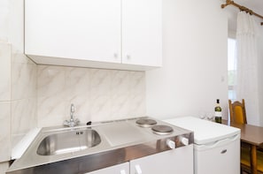 Réfrigérateur, plaque de cuisson