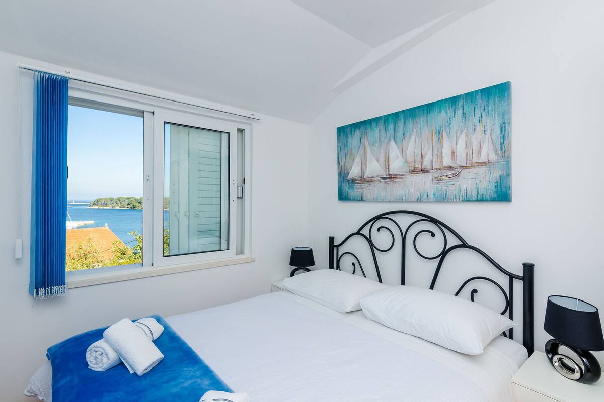Apartment, 1 Bedroom, Balcony, Sea View | 1 bedroom, soundproofing, free cribs/infant beds, free WiFi