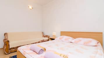 Departamento, 1 habitación, Terraza | Ropa de cama