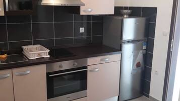 Standard Apartment, 2 Bedrooms, Terrace | Private kitchen | Full-sized fridge, oven, stovetop, electric kettle