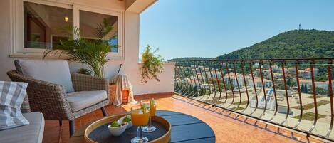 Superior Apartment, 2 Bedrooms, Sea View | Balcony