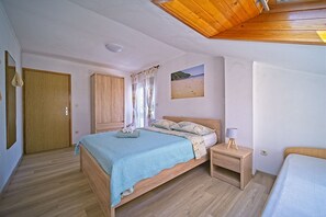 Appartement Standard, 1 chambre, balcon, vue sur la mer | Accès au Wi-Fi (inclus), literie fournie