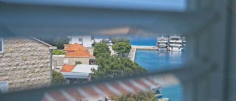 Standard Apartment, 1 Bedroom, Balcony, Sea View | Free WiFi, bed sheets