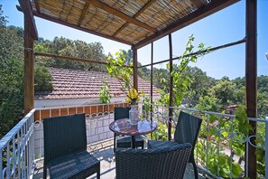 Apartamento standard, 2 quartos | Terraço/pátio