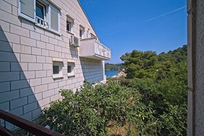 Habitación estándar, 1 cama matrimonial, balcón | Balcón