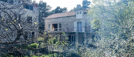 Fachada da propriedade