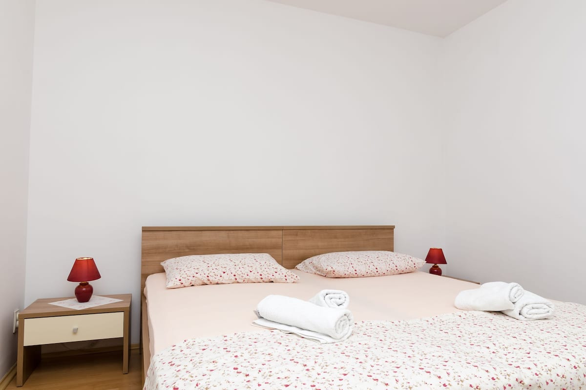 Standard Room, 1 Double Bed, Balcony, Sea View | Free WiFi, bed sheets