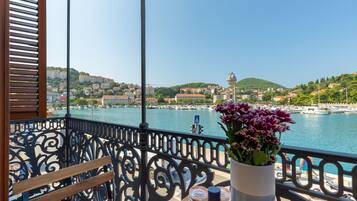 Quarto standard, 1 cama de casal, sacada, vista para o mar | Sacada