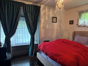 WiFi, bed sheets