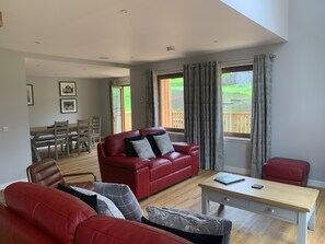 Cabin, Multiple Beds | Living room