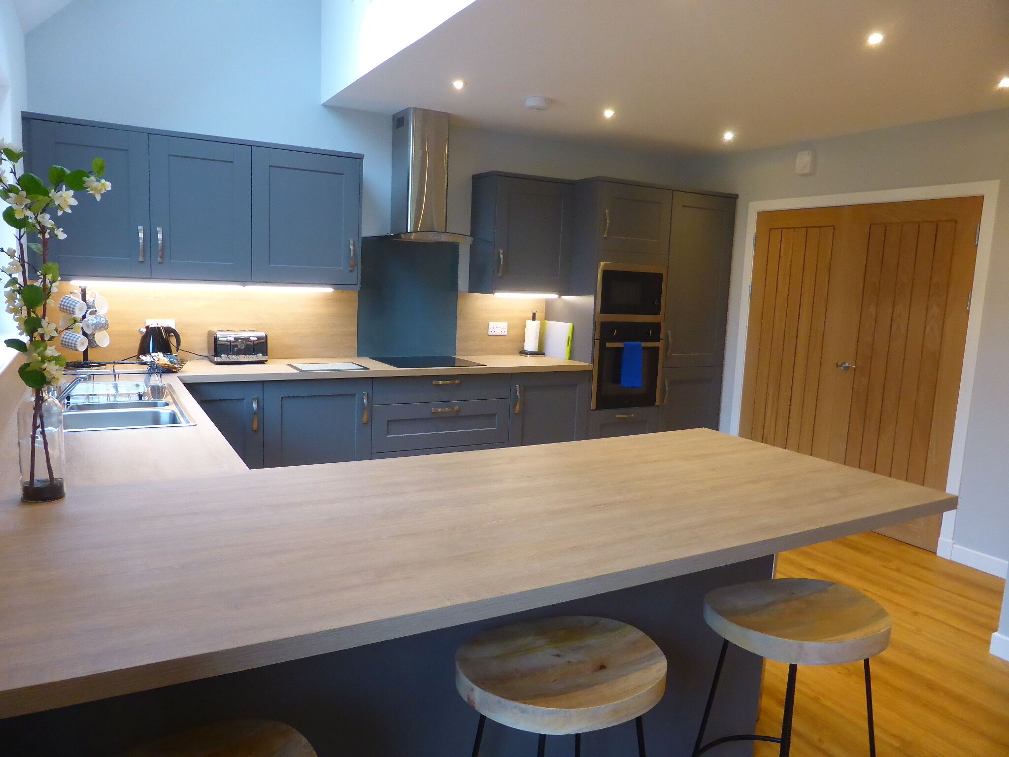 Cabin, Multiple Beds | Private kitchen | Fridge, microwave, oven, stovetop