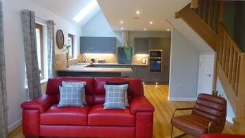 Cabin, Multiple Beds | Living room | 30-inch TV with digital channels