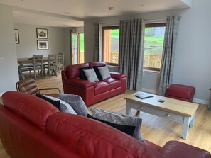 Cabin, Multiple Beds | Living room