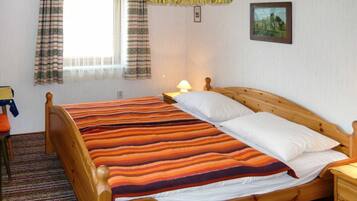 4 Schlafzimmer, Bügeleisen/Bügelbrett, Reisekinderbett, Bettwäsche