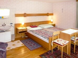 4 Schlafzimmer, Reisekinderbett, Bettwäsche