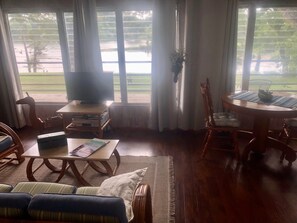 Interior - Treehouse on Flat Rock Lake (Guadalupe River) (Kerrville)